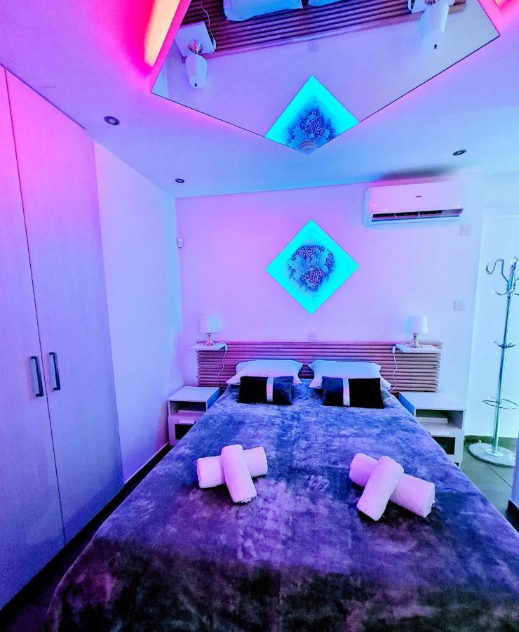 Hidden Lights Deluxe Apartment ไอยานาปา ภายนอก รูปภาพ