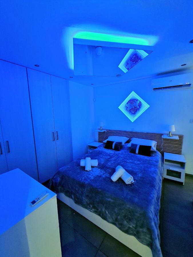 Hidden Lights Deluxe Apartment ไอยานาปา ภายนอก รูปภาพ