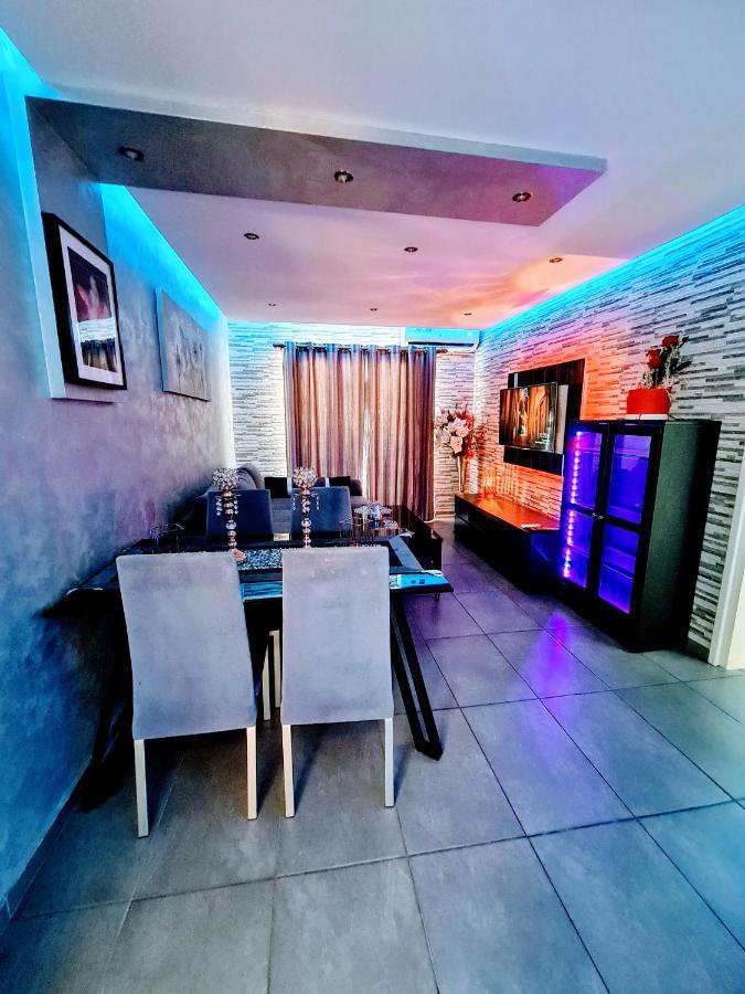 Hidden Lights Deluxe Apartment ไอยานาปา ภายนอก รูปภาพ